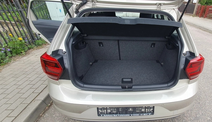Volkswagen Polo cena 45999 przebieg: 68900, rok produkcji 2018 z Mieszkowice małe 56
